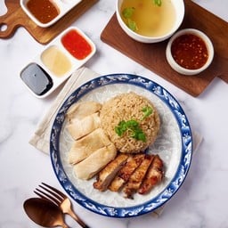 ข้าวมันไก่ต้มผสมไก่ย่าง