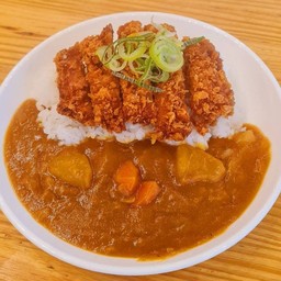 ข้าวแกงกะหรี่ก ไก่ทอดทงคตสึ