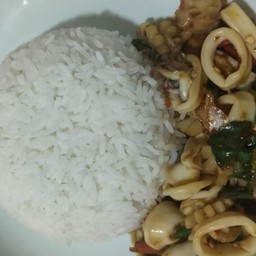 กะเพราปลาหมึก