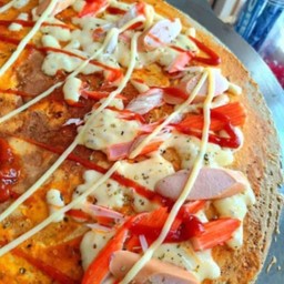 พิซซ่าชีสไส้กรอกปูอัดซอสเข้มข้น