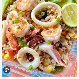 ข้าวผัดทะเล