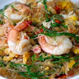 ผัดวุ้นเส้นชะอมไข่กุ้ง