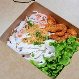 หมี่ไก่ฉีก+ปูอัด พร้อมแคปหมูกระจกแซ่บ