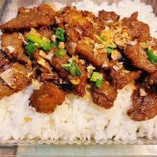 ข้าวราดทอดพริกไทยดำ เนื้อ