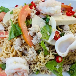 ยำมาม่ารวมมิตร