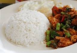 ข้าวราดพริกแกงเนื้อ