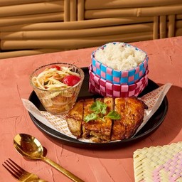 ไก่ย่างลุยไฟ+ส้มตำ S+ข้าวเหนียว