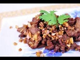 เนื้อทอดกระเทียม (กับข้าว)