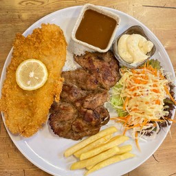 สันคอหมูพริกไทยดำ + ปลาดอลลี่ทอด🐷🐠