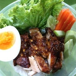 ข้าวหน้าไก่ ข้าวยำไก่แซ่บ ไก่ย่างน้ำตก สรงประภา ดอนเมือง