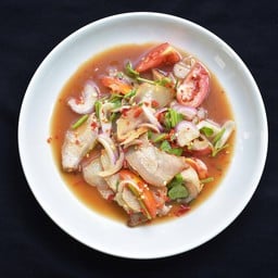ยำคอหมูย่าง