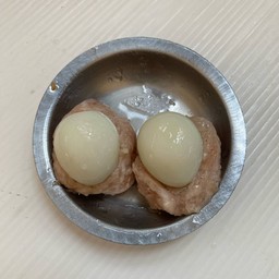 หมูหน้าไข่นกกระทา