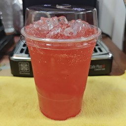 สตอเบอรี่โซดา