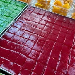 ขนมชั้นแดง 4ชิ้น