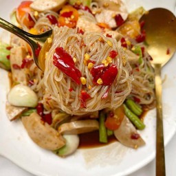 ตำเส้นเล็กหมูยอ