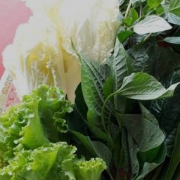 ชุดผักรวมพร้อมน้ำจิ้มซีฟู้ด