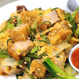 สุกี้แห้งหมูกรอบ