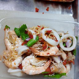 ยำวุ้นเส้นทะเล