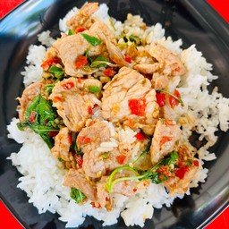 กระเพราหมูชิ้น