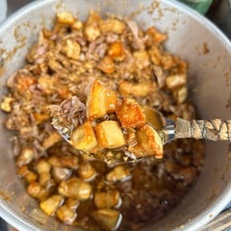 ก๋วยเตี๋ยว หมูน้ำตกเจ๊อร