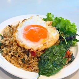 ข้าวคลุกเนื้อสับพรีเมี่ยมคั่วกระเพราแดง