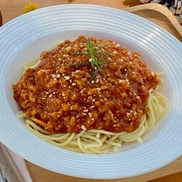 Pasta ซอสมะเขือเทศหมูสับ