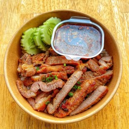 ข้าวหน้าสันคอหมูย่าง