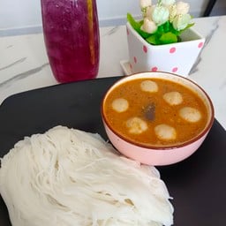 ขนมจีนแม่บุญมี หมู่บ้านอยู่เจริญ 4 บ้านเลขที่ 88/277 ซอย 11 ตำบลลาดสวายอำเภอลำลูกกาจังหวัดปทุมธานี