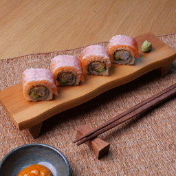 สไปซี่แซลมอนโรล (D)