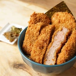 Tonkatsu with seaweed Cheese 海苔とんかつ