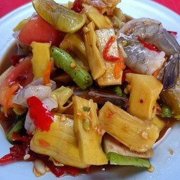 ตำหน่อไม้กุ้งสด