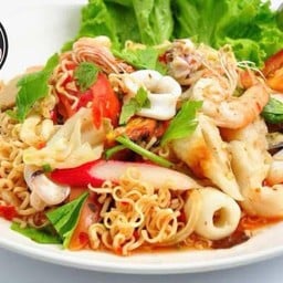 นุ่นตุ๊ดยำแซ่บ