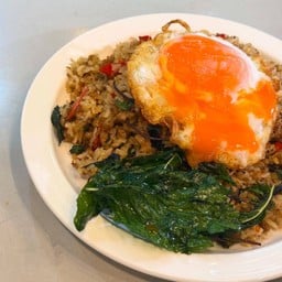 ข้าวคลุกเนื้อสไลด์พรีเมี่ยมคั่วกะเพราแดง