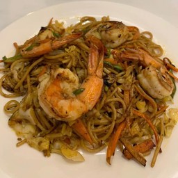 Garlic noodles with prawns