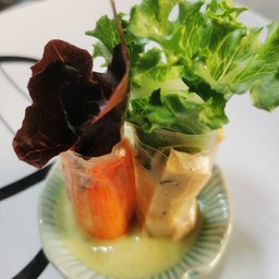 สลัดโรลกล่องเล็ก รองท้องกำลังดี