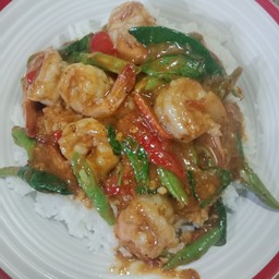 ผัดพริกแกงกุ้ง ราดข้าว