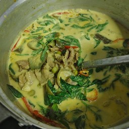 แกงเขียวหวานเนื้อ