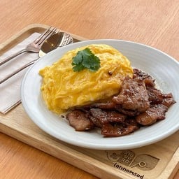 ไก่กระเทียมไข่เยิ้ม