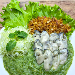 หอยนางรมสด 1 กระปุกใหญ่ +หอมเจียว+ผักแกล้มต่างๆ