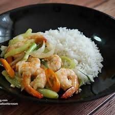 ผัดพริกหยวกกุ้งราดข้าว