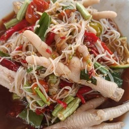 ตำขนมจีนตีนไก่