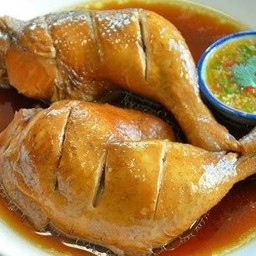 สะโพกไก่ ต้มน้ำปลา