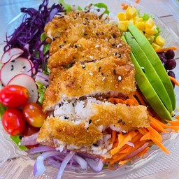 สลัดปลาทอด