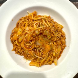 สปาเก็ตตี้ซอสมะเขือเทศหมูสับ