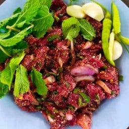 ร้านลาบ ส้มตำ เจ๊กบอุบลฯ แสมดำ