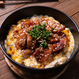 ข้าวหน้าหมูย่างราดไข่ตุ๋น (D)