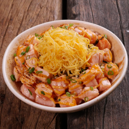 ข้าวหน้าแซลมอนย่างสไปซี่ (D)