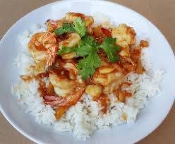 กุ้งทอดกระเทียมราดข้าว