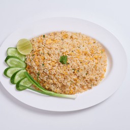 ข้าวผัดทะเลจานใหญ่