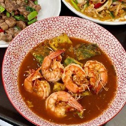 แกงส้มไข่ชะอมกุ้งสด